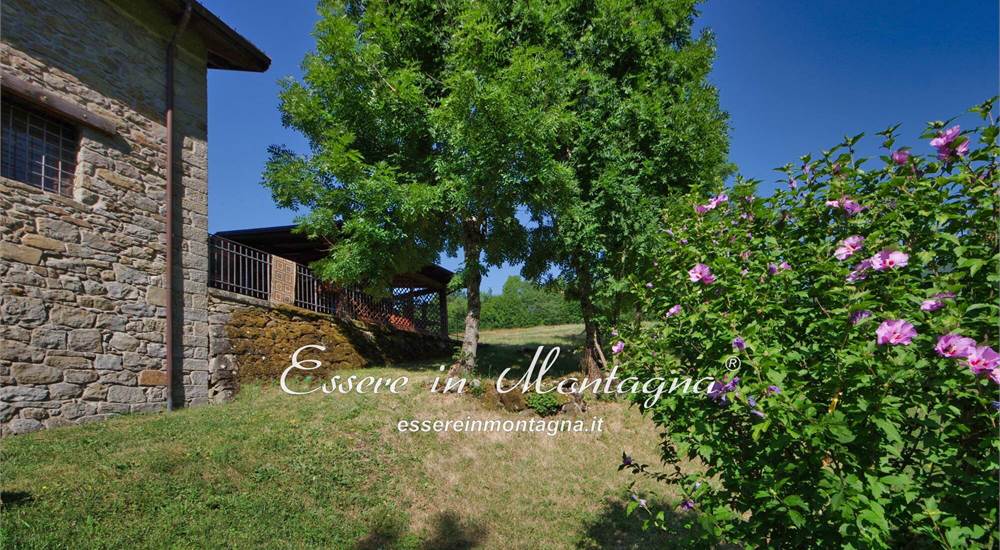 La casa fuori e il giardino