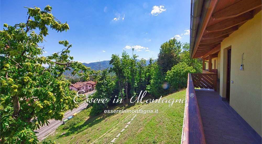 Il balcone attorno a casa