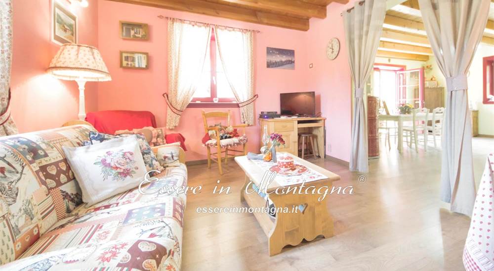 La saletta colazione con TV