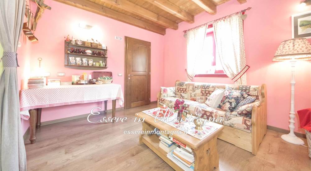 La saletta colazione con TV