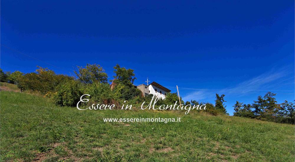il casale visto dal basso