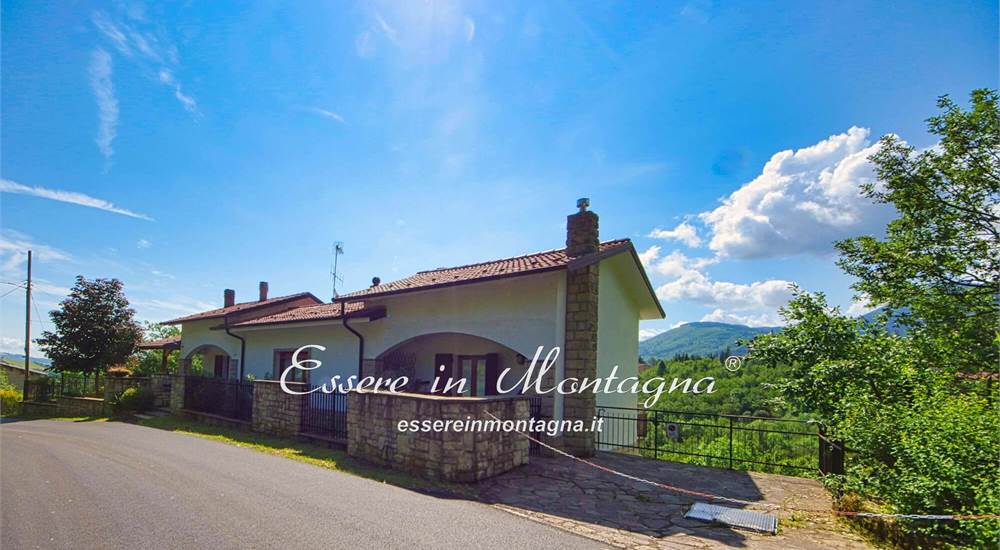 La casa vista dalla stradina d accesso