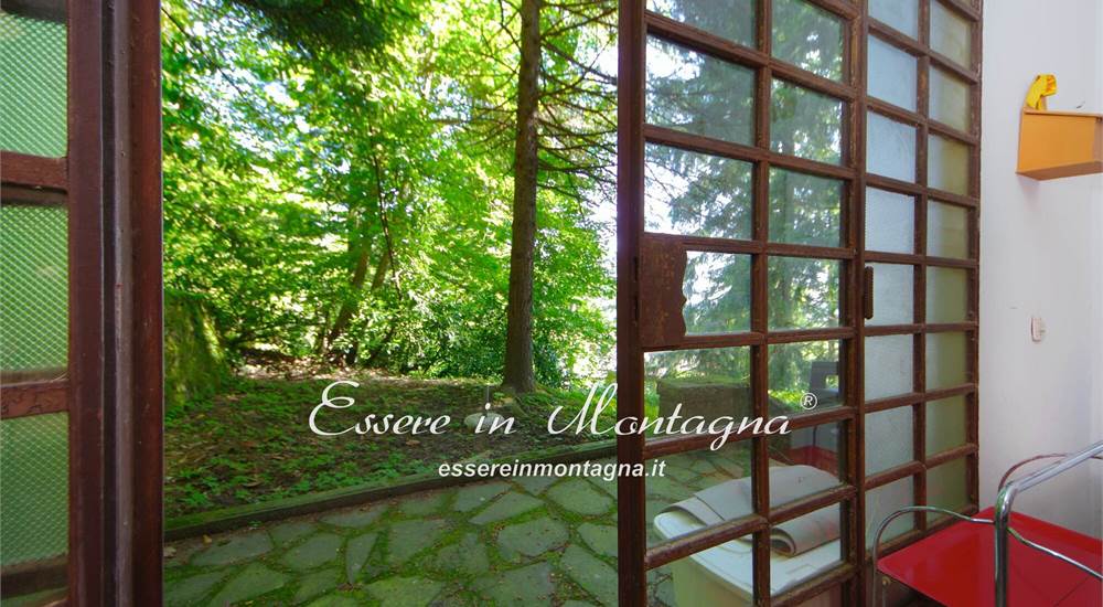 La cucina che dà sul giardino